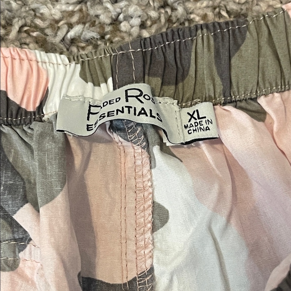 Women’s XL Camouflage Cargo Pants - Picture 8 of 14